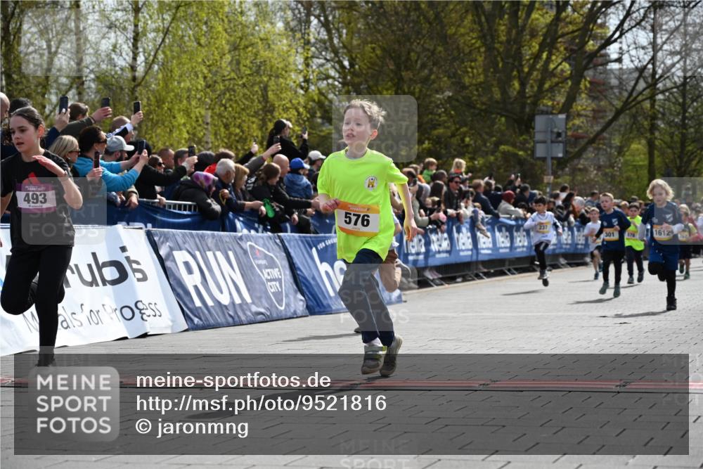 12.04.2026 - 45. Internationalen Wilhelmsburger Insellauf J. Mangold http://msf.ph/oto/9521816 12.04.2026 14:20:39 Ziel 171, 20, 313, 576, 935, 301, 61, 237, 578 meine-sportfotos.de