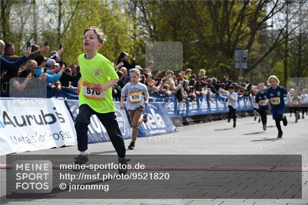 12.04.2026 - 45. Internationalen Wilhelmsburger Insellauf J. Mangold http://msf.ph/oto/9521820 12.04.2026 14:20:39 Ziel 171, 20, 313, 576, 935, 301, 61, 237, 578 meine-sportfotos.de