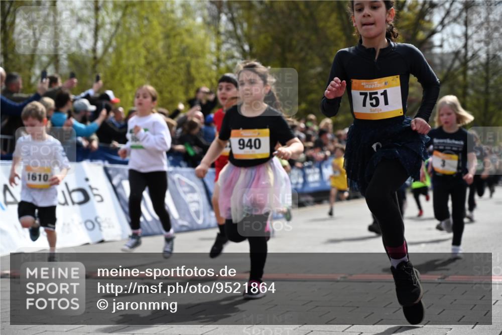 12.04.2026 - 45. Internationalen Wilhelmsburger Insellauf J. Mangold http://msf.ph/oto/9521864 12.04.2026 14:20:45 Ziel 301, 61, 237, 578, 751, 940, 958, 832, 1610, 3, 285, 1073, 767, 404, 318, 539, 431, 135, 545, 537, 30, 133, 977, 84 meine-sportfotos.de