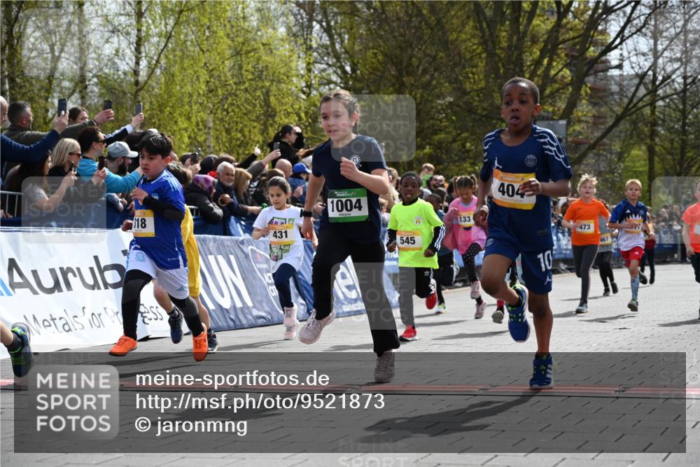 12.04.2026 - 45. Internationalen Wilhelmsburger Insellauf J. Mangold http://msf.ph/oto/9521873 12.04.2026 14:20:47 Ziel 578, 751, 940, 958, 832, 1610, 3, 285, 1073, 767, 404, 318, 539, 431, 135, 545, 537, 30, 133, 977, 84, 1606, 473, 956, 467 meine-sportfotos.de