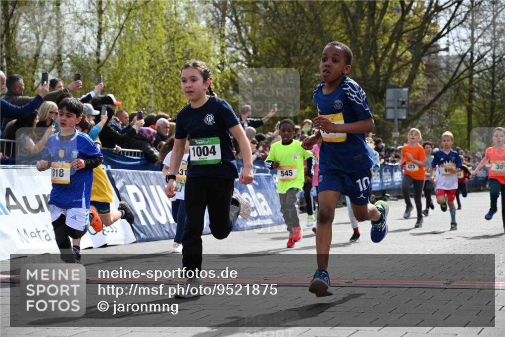 12.04.2026 - 45. Internationalen Wilhelmsburger Insellauf J. Mangold http://msf.ph/oto/9521875 12.04.2026 14:20:47 Ziel 578, 751, 940, 958, 832, 1610, 3, 285, 1073, 767, 404, 318, 539, 431, 135, 545, 537, 30, 133, 977, 84, 1606, 473, 956, 467 meine-sportfotos.de