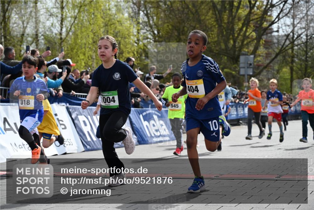 12.04.2026 - 45. Internationalen Wilhelmsburger Insellauf J. Mangold http://msf.ph/oto/9521876 12.04.2026 14:20:47 Ziel 578, 751, 940, 958, 832, 1610, 3, 285, 1073, 767, 404, 318, 539, 431, 135, 545, 537, 30, 133, 977, 84, 1606, 473, 956, 467 meine-sportfotos.de