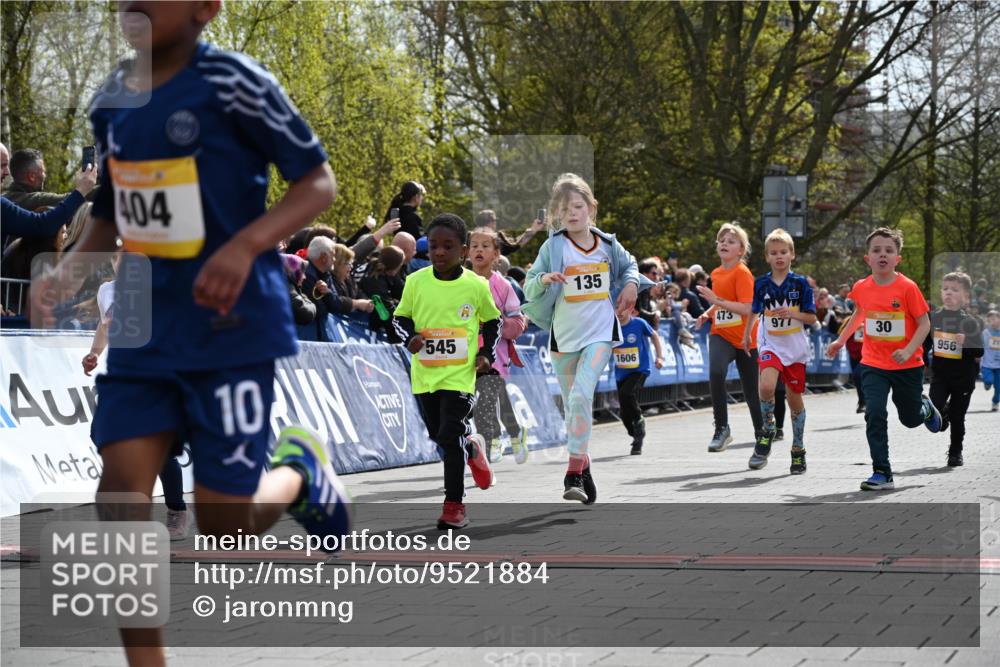 12.04.2026 - 45. Internationalen Wilhelmsburger Insellauf J. Mangold http://msf.ph/oto/9521884 12.04.2026 14:20:48 Ziel 751, 940, 958, 832, 1610, 3, 285, 1073, 767, 404, 318, 539, 431, 135, 545, 537, 30, 133, 977, 84, 1606, 473, 956, 467, 324, 299 meine-sportfotos.de