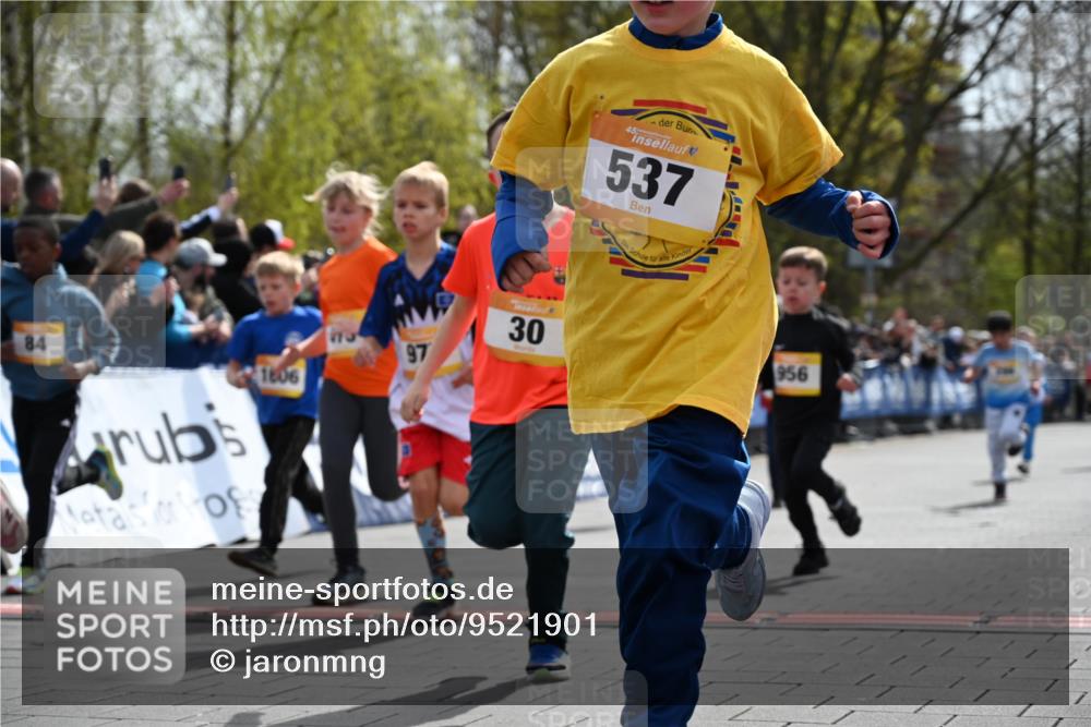 12.04.2026 - 45. Internationalen Wilhelmsburger Insellauf J. Mangold http://msf.ph/oto/9521901 12.04.2026 14:20:50 Ziel 285, 1073, 767, 404, 318, 539, 431, 135, 545, 537, 30, 133, 977, 84, 1606, 473, 956, 467, 324, 299, 1605, 278 meine-sportfotos.de