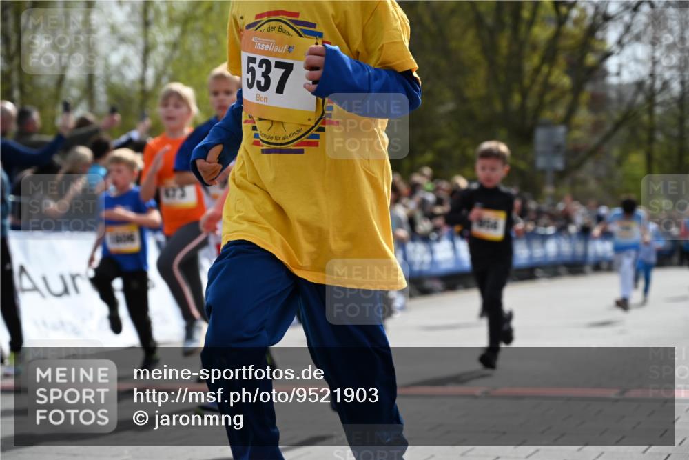 12.04.2026 - 45. Internationalen Wilhelmsburger Insellauf J. Mangold http://msf.ph/oto/9521903 12.04.2026 14:20:50 Ziel 285, 1073, 767, 404, 318, 539, 431, 135, 545, 537, 30, 133, 977, 84, 1606, 473, 956, 467, 324, 299, 1605, 278 meine-sportfotos.de