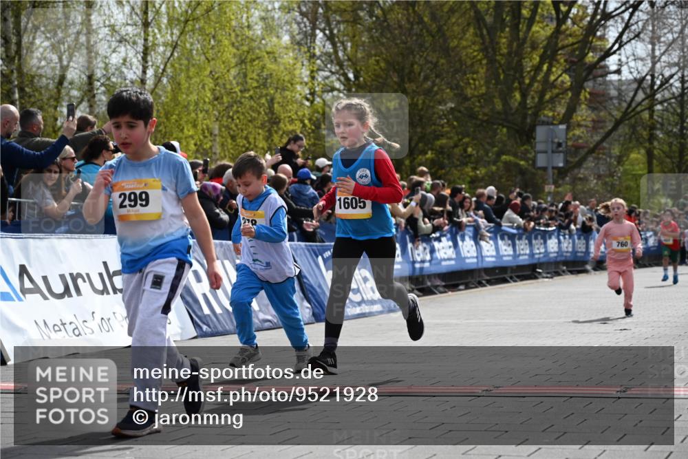 12.04.2026 - 45. Internationalen Wilhelmsburger Insellauf J. Mangold http://msf.ph/oto/9521928 12.04.2026 14:20:53 Ziel 537, 30, 133, 977, 84, 1606, 473, 956, 467, 324, 299, 1605, 278, 760 meine-sportfotos.de