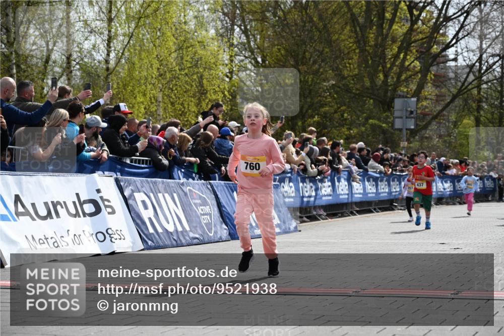 12.04.2026 - 45. Internationalen Wilhelmsburger Insellauf J. Mangold http://msf.ph/oto/9521938 12.04.2026 14:20:56 Ziel 324, 299, 1605, 278, 760, 257, 463, 437, 1616, 692 meine-sportfotos.de