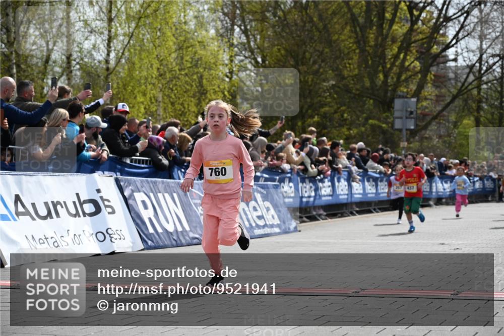 12.04.2026 - 45. Internationalen Wilhelmsburger Insellauf J. Mangold http://msf.ph/oto/9521941 12.04.2026 14:20:56 Ziel 324, 299, 1605, 278, 760, 257, 463, 437, 1616, 692 meine-sportfotos.de