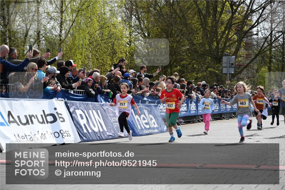 12.04.2026 - 45. Internationalen Wilhelmsburger Insellauf J. Mangold http://msf.ph/oto/9521945 12.04.2026 14:20:58 Ziel 760, 257, 463, 437, 1616, 692, 696, 107, 818, 732 meine-sportfotos.de