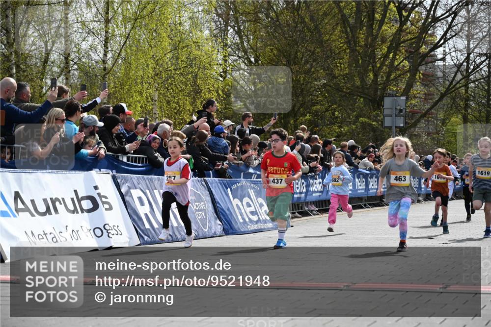 12.04.2026 - 45. Internationalen Wilhelmsburger Insellauf J. Mangold http://msf.ph/oto/9521948 12.04.2026 14:20:58 Ziel 760, 257, 463, 437, 1616, 692, 696, 107, 818, 732 meine-sportfotos.de