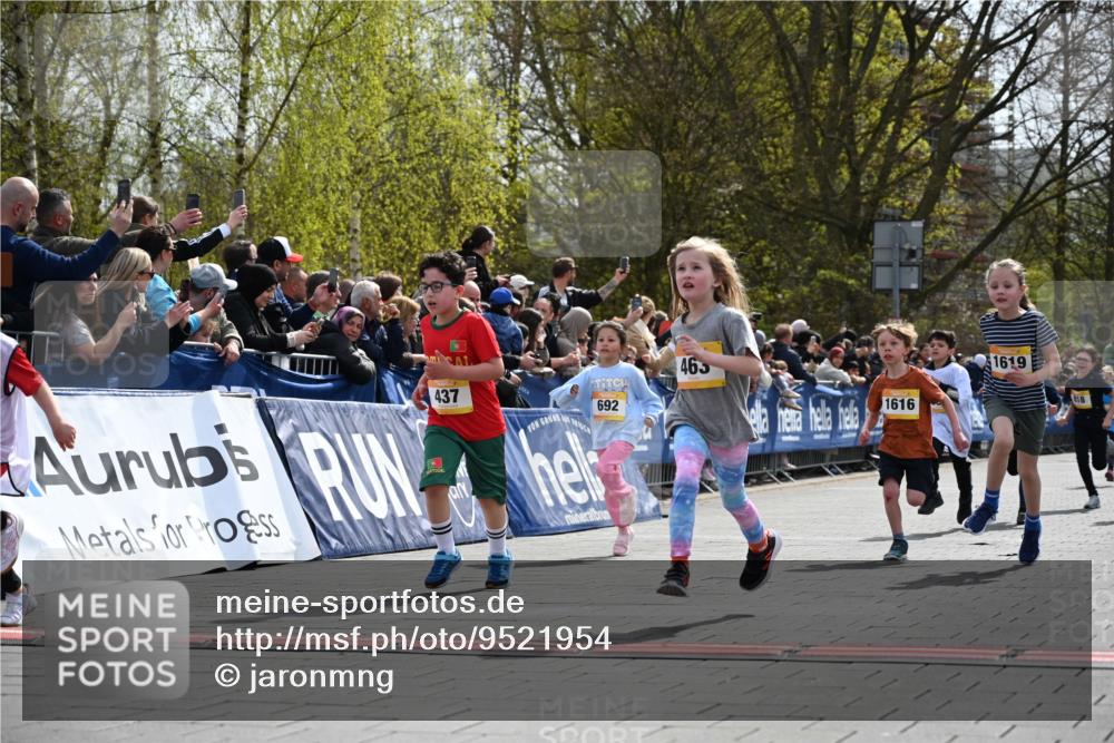 12.04.2026 - 45. Internationalen Wilhelmsburger Insellauf J. Mangold http://msf.ph/oto/9521954 12.04.2026 14:20:59 Ziel 760, 257, 463, 437, 1616, 692, 696, 107, 818, 732 meine-sportfotos.de