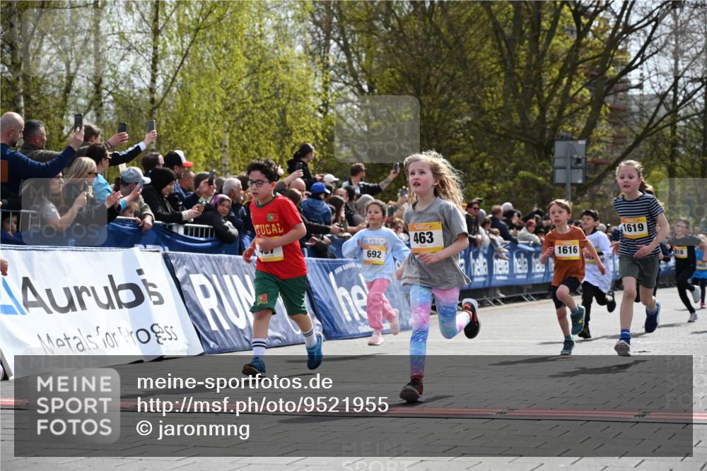 12.04.2026 - 45. Internationalen Wilhelmsburger Insellauf J. Mangold http://msf.ph/oto/9521955 12.04.2026 14:20:59 Ziel 760, 257, 463, 437, 1616, 692, 696, 107, 818, 732 meine-sportfotos.de