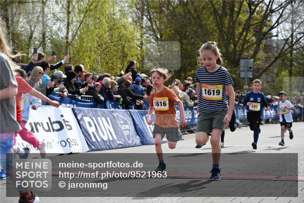 12.04.2026 - 45. Internationalen Wilhelmsburger Insellauf J. Mangold http://msf.ph/oto/9521963 12.04.2026 14:21:00 Ziel 760, 257, 463, 437, 1616, 692, 696, 107, 818, 732, 756, 1603 meine-sportfotos.de