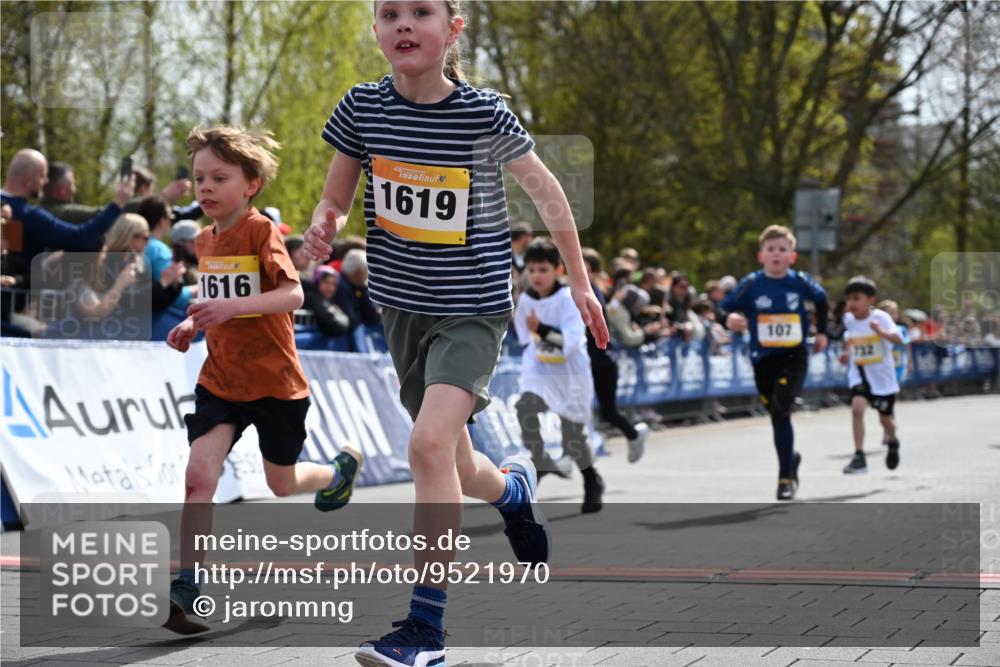 12.04.2026 - 45. Internationalen Wilhelmsburger Insellauf J. Mangold http://msf.ph/oto/9521970 12.04.2026 14:21:01 Ziel 257, 463, 437, 1616, 692, 696, 107, 818, 732, 756, 1603, 162 meine-sportfotos.de
