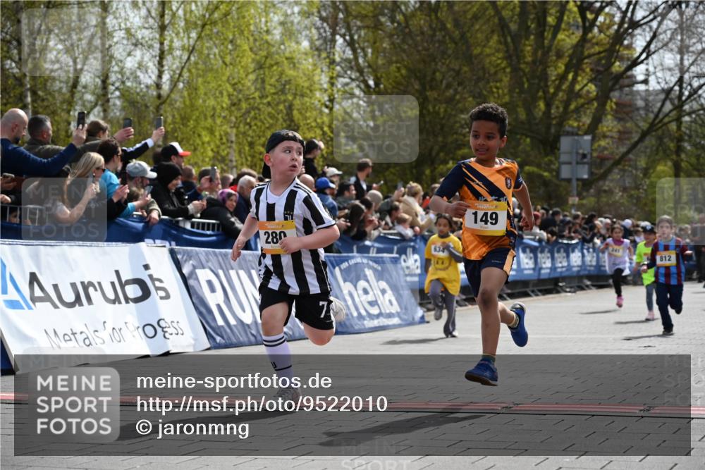 12.04.2026 - 45. Internationalen Wilhelmsburger Insellauf J. Mangold http://msf.ph/oto/9522010 12.04.2026 14:21:08 Ziel 756, 1603, 162, 280, 149, 634, 812, 618, 241 meine-sportfotos.de