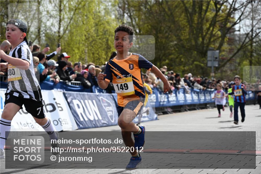 12.04.2026 - 45. Internationalen Wilhelmsburger Insellauf J. Mangold http://msf.ph/oto/9522012 12.04.2026 14:21:08 Ziel 756, 1603, 162, 280, 149, 634, 812, 618, 241 meine-sportfotos.de