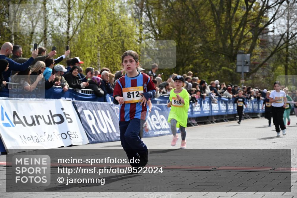 12.04.2026 - 45. Internationalen Wilhelmsburger Insellauf J. Mangold http://msf.ph/oto/9522024 12.04.2026 14:21:11 Ziel 280, 149, 634, 812, 618, 241, 306, 1001, 130, 126, 460 meine-sportfotos.de