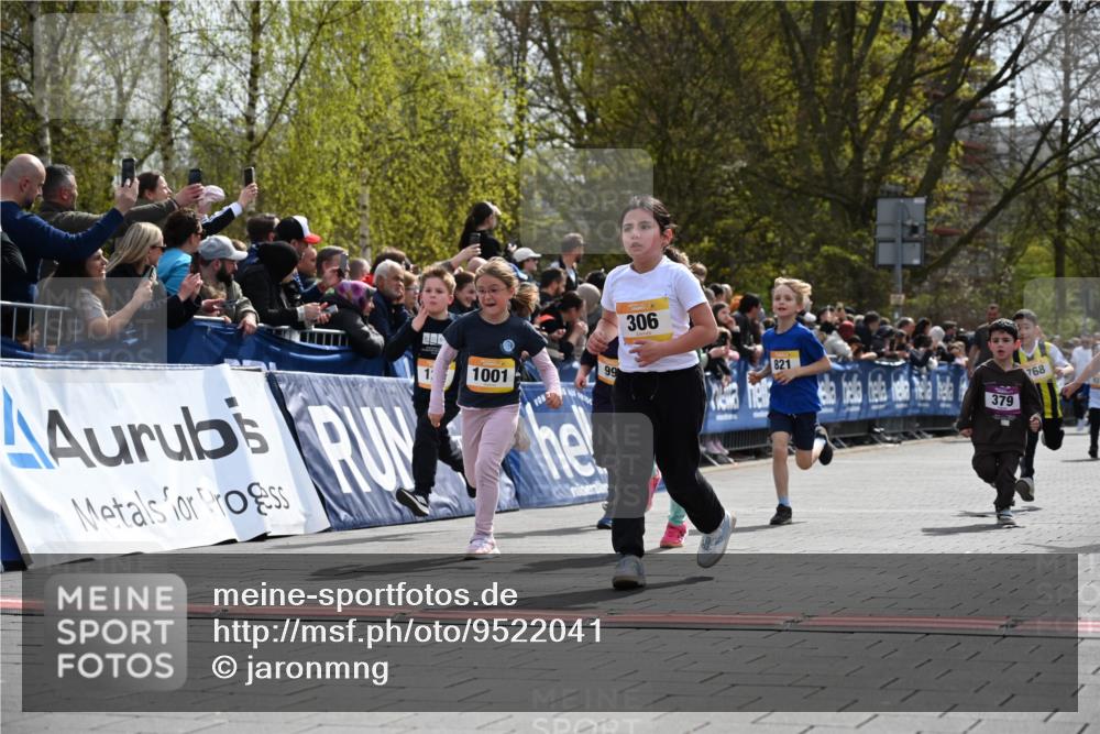 12.04.2026 - 45. Internationalen Wilhelmsburger Insellauf J. Mangold http://msf.ph/oto/9522041 12.04.2026 14:21:14 Ziel 634, 812, 618, 241, 306, 1001, 130, 126, 460, 821, 99, 771, 62, 768 meine-sportfotos.de