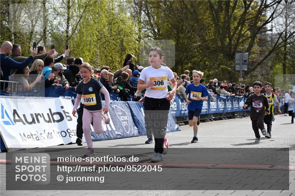 12.04.2026 - 45. Internationalen Wilhelmsburger Insellauf J. Mangold http://msf.ph/oto/9522045 12.04.2026 14:21:14 Ziel 634, 812, 618, 241, 306, 1001, 130, 126, 460, 821, 99, 771, 62, 768 meine-sportfotos.de
