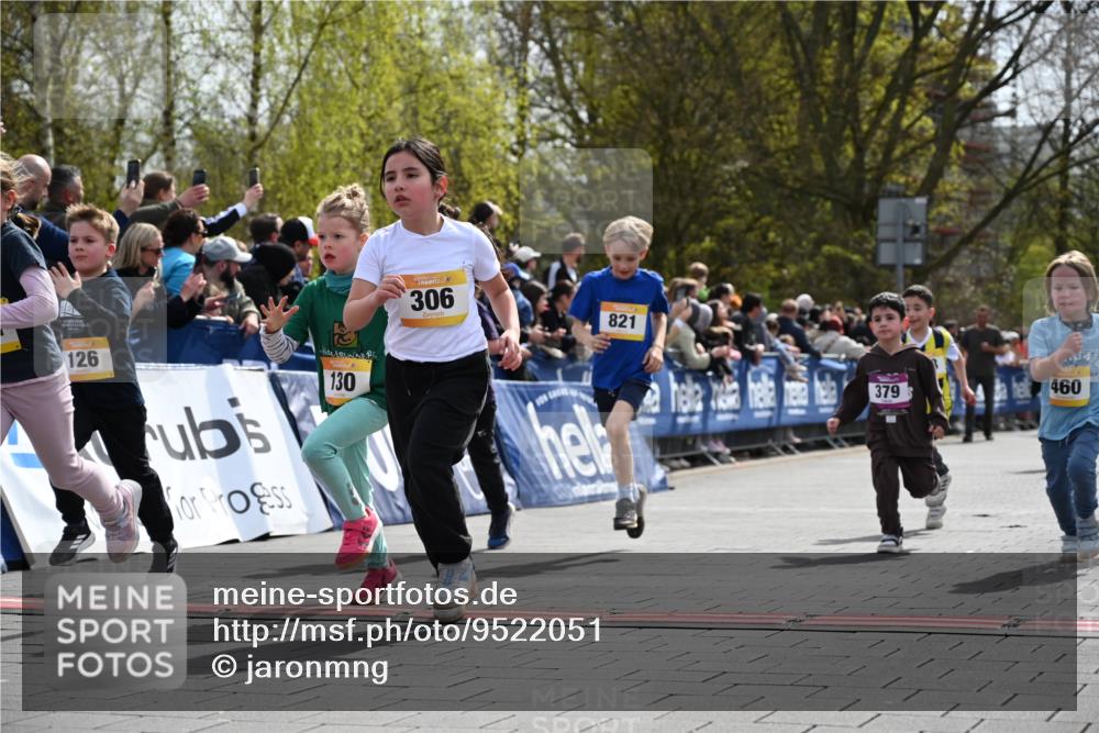 12.04.2026 - 45. Internationalen Wilhelmsburger Insellauf J. Mangold http://msf.ph/oto/9522051 12.04.2026 14:21:15 Ziel 618, 241, 306, 1001, 130, 126, 460, 821, 99, 771, 62, 768, 937, 263 meine-sportfotos.de