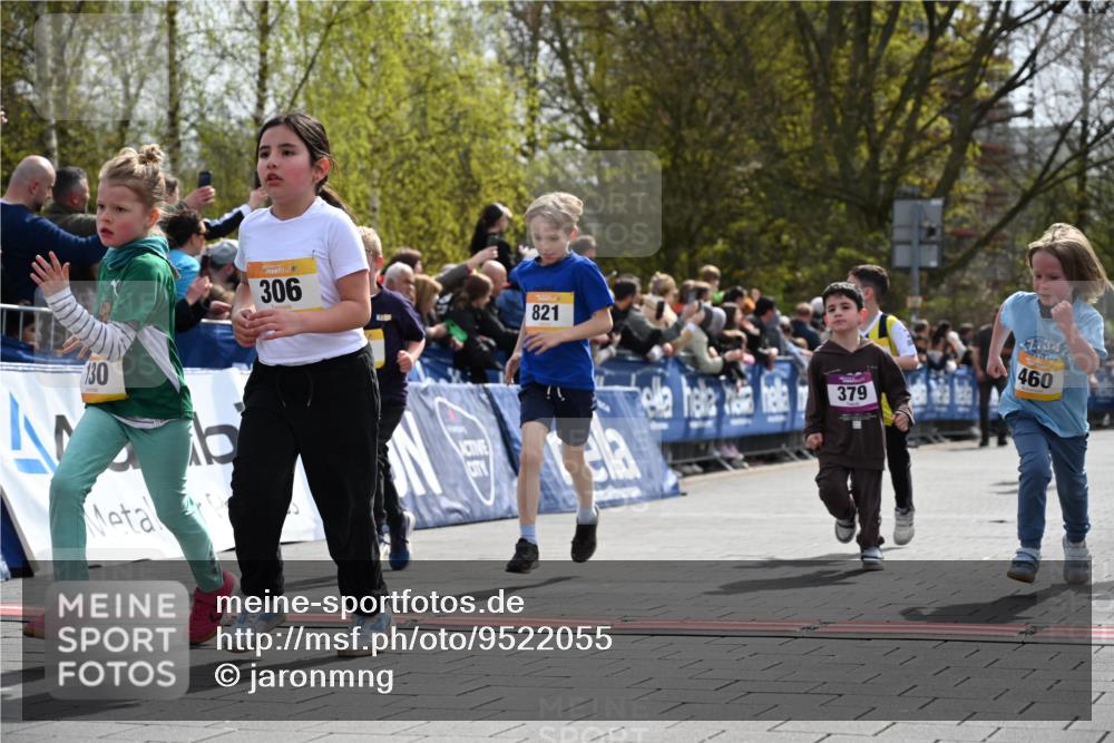 12.04.2026 - 45. Internationalen Wilhelmsburger Insellauf J. Mangold http://msf.ph/oto/9522055 12.04.2026 14:21:15 Ziel 618, 241, 306, 1001, 130, 126, 460, 821, 99, 771, 62, 768, 937, 263 meine-sportfotos.de