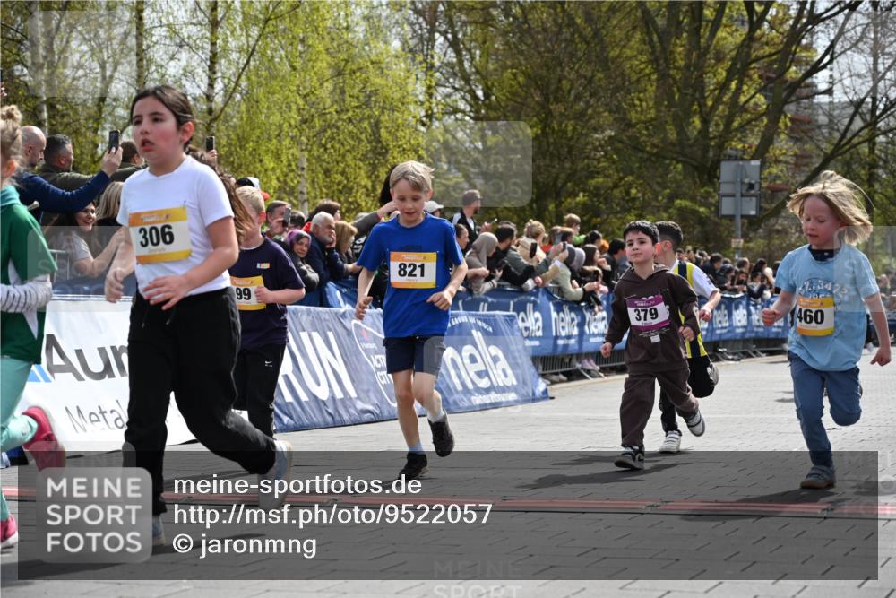 12.04.2026 - 45. Internationalen Wilhelmsburger Insellauf J. Mangold http://msf.ph/oto/9522057 12.04.2026 14:21:15 Ziel 618, 241, 306, 1001, 130, 126, 460, 821, 99, 771, 62, 768, 937, 263 meine-sportfotos.de