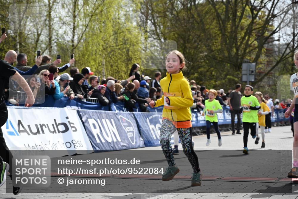 12.04.2026 - 45. Internationalen Wilhelmsburger Insellauf J. Mangold http://msf.ph/oto/9522084 12.04.2026 14:21:20 Ziel 821, 99, 771, 62, 768, 937, 263, 139, 1611, 629, 566, 564, 607, 980 meine-sportfotos.de