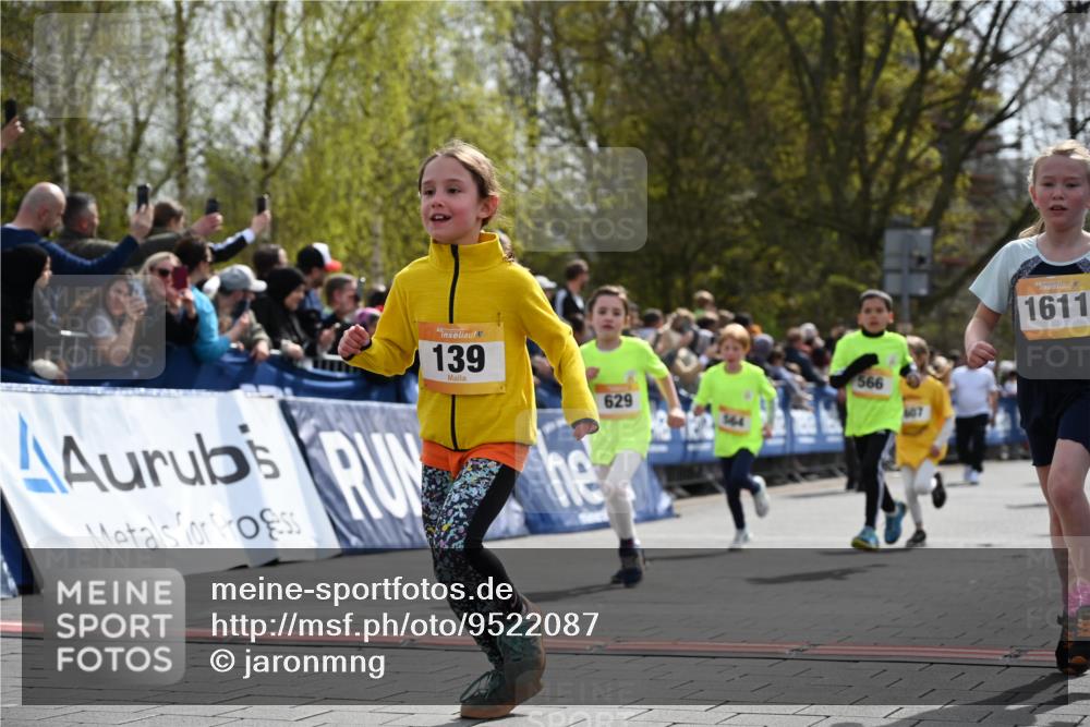 12.04.2026 - 45. Internationalen Wilhelmsburger Insellauf J. Mangold http://msf.ph/oto/9522087 12.04.2026 14:21:21 Ziel 937, 263, 139, 1611, 629, 566, 564, 607, 980, 1630, 991, 302 meine-sportfotos.de