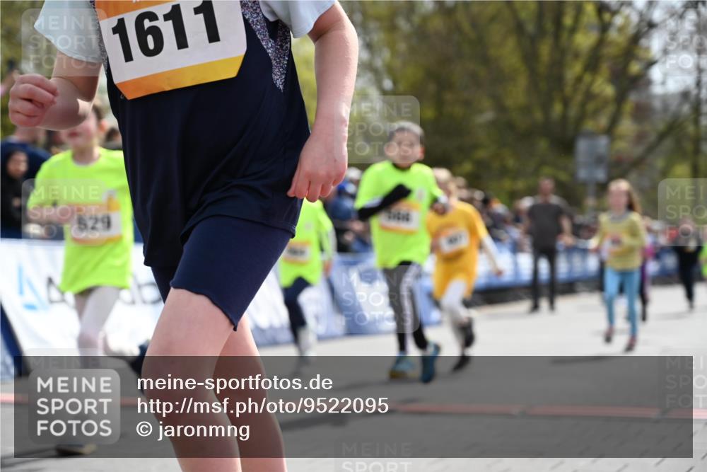 12.04.2026 - 45. Internationalen Wilhelmsburger Insellauf J. Mangold http://msf.ph/oto/9522095 12.04.2026 14:21:22 Ziel 937, 263, 139, 1611, 629, 566, 564, 607, 980, 1630, 991, 302 meine-sportfotos.de