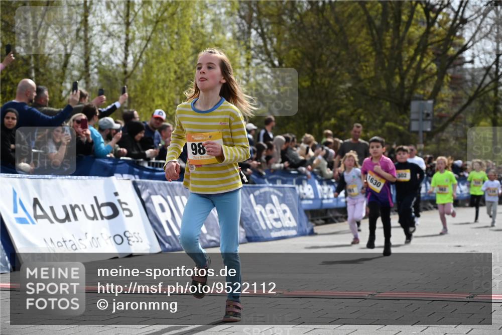 12.04.2026 - 45. Internationalen Wilhelmsburger Insellauf J. Mangold http://msf.ph/oto/9522112 12.04.2026 14:21:24 Ziel 139, 1611, 629, 566, 564, 607, 980, 1630, 991, 302, 562, 309, 282, 528 meine-sportfotos.de