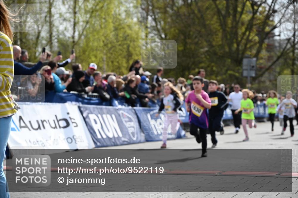 12.04.2026 - 45. Internationalen Wilhelmsburger Insellauf J. Mangold http://msf.ph/oto/9522119 12.04.2026 14:21:24 Ziel 139, 1611, 629, 566, 564, 607, 980, 1630, 991, 302, 562, 309, 282, 528 meine-sportfotos.de