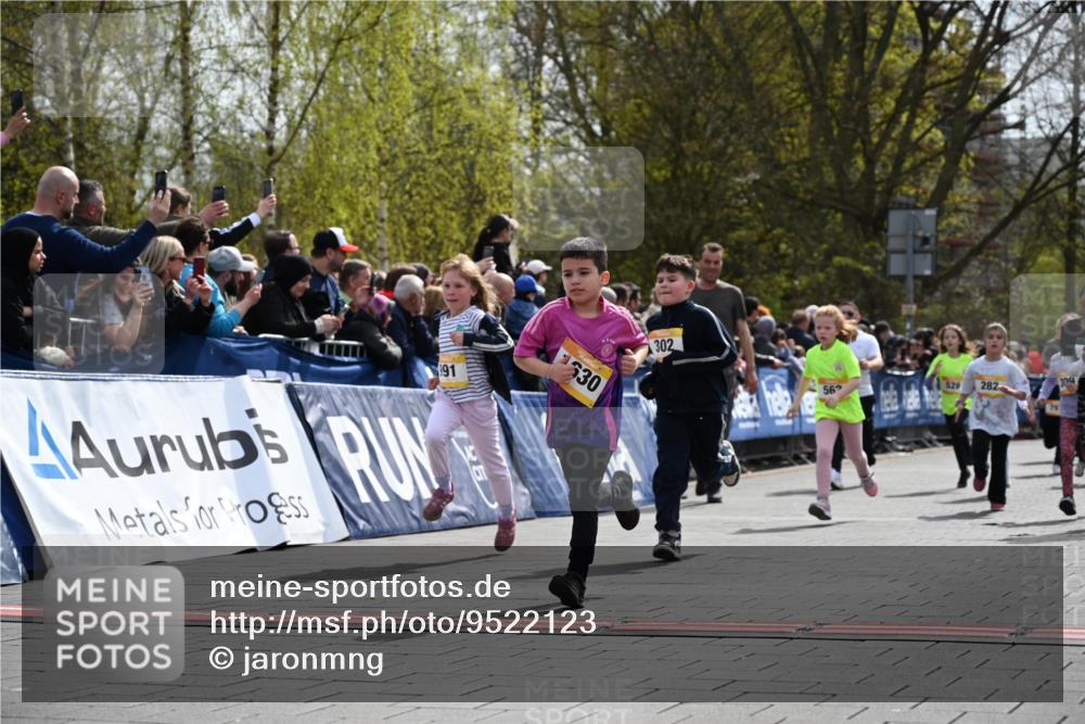 12.04.2026 - 45. Internationalen Wilhelmsburger Insellauf J. Mangold http://msf.ph/oto/9522123 12.04.2026 14:21:25 Ziel 629, 566, 564, 607, 980, 1630, 991, 302, 562, 309, 282, 528, 797, 984, 811, 128, 828 meine-sportfotos.de