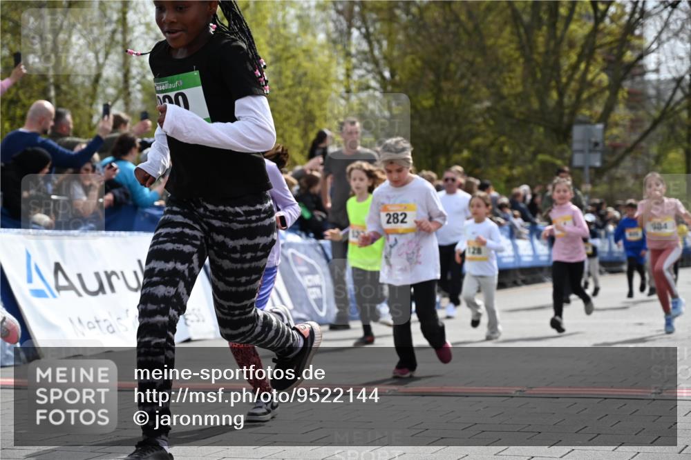 12.04.2026 - 45. Internationalen Wilhelmsburger Insellauf J. Mangold http://msf.ph/oto/9522144 12.04.2026 14:21:27 Ziel 980, 1630, 991, 302, 562, 309, 282, 528, 797, 984, 811, 128, 828, 1005, 925, 253 meine-sportfotos.de