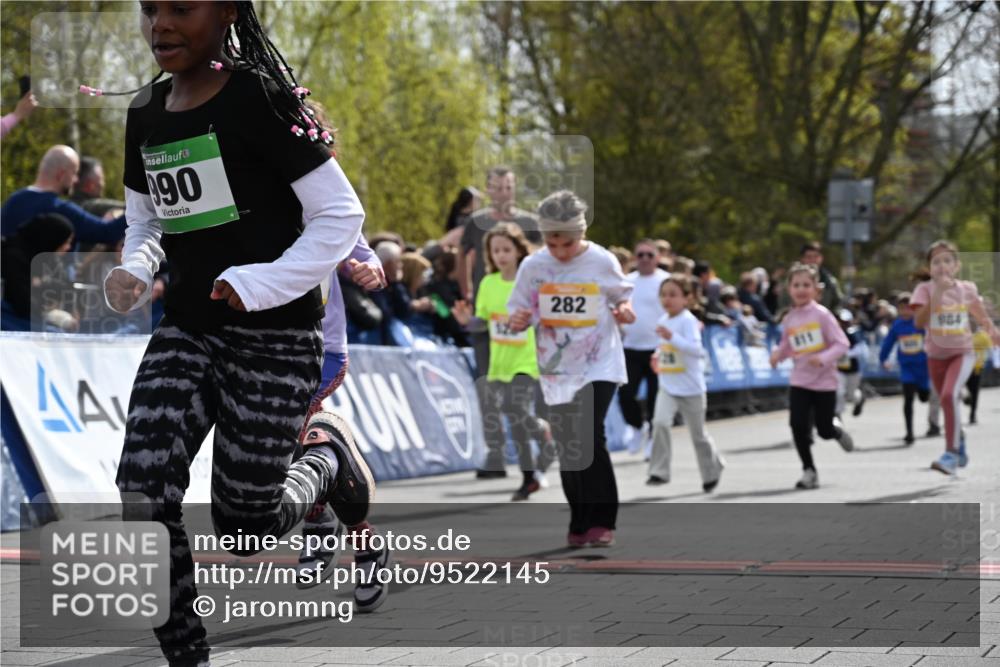 12.04.2026 - 45. Internationalen Wilhelmsburger Insellauf J. Mangold http://msf.ph/oto/9522145 12.04.2026 14:21:28 Ziel 1630, 991, 302, 562, 309, 282, 528, 797, 984, 811, 128, 828, 1005, 925, 253, 988, 964 meine-sportfotos.de