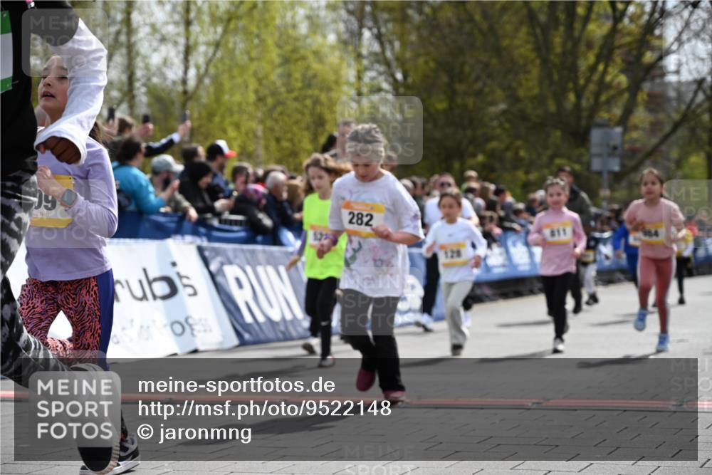 12.04.2026 - 45. Internationalen Wilhelmsburger Insellauf J. Mangold http://msf.ph/oto/9522148 12.04.2026 14:21:28 Ziel 1630, 991, 302, 562, 309, 282, 528, 797, 984, 811, 128, 828, 1005, 925, 253, 988, 964 meine-sportfotos.de