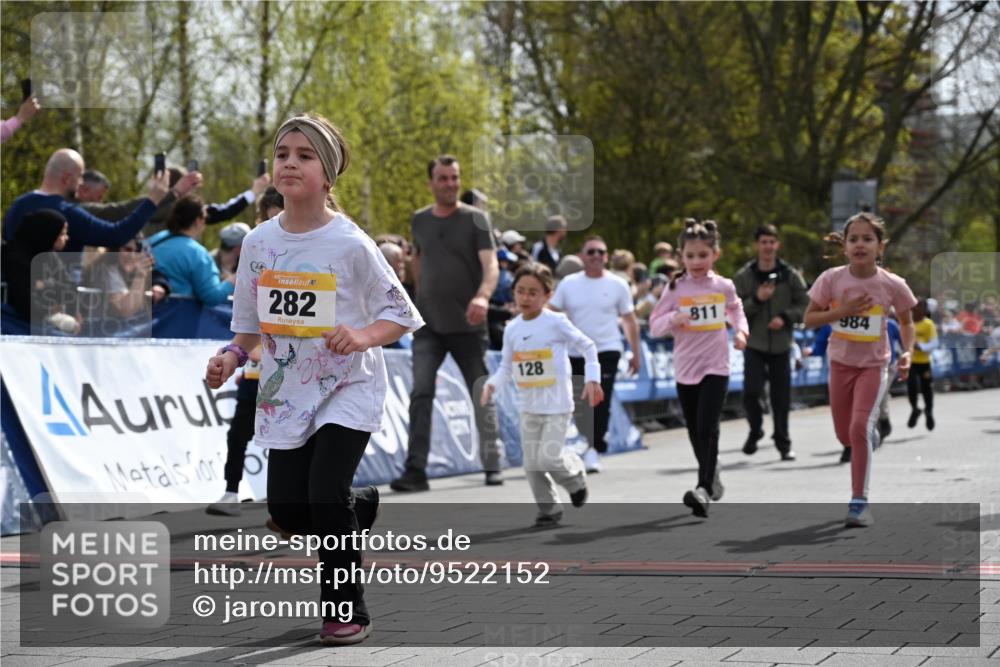 12.04.2026 - 45. Internationalen Wilhelmsburger Insellauf J. Mangold http://msf.ph/oto/9522152 12.04.2026 14:21:28 Ziel 1630, 991, 302, 562, 309, 282, 528, 797, 984, 811, 128, 828, 1005, 925, 253, 988, 964 meine-sportfotos.de