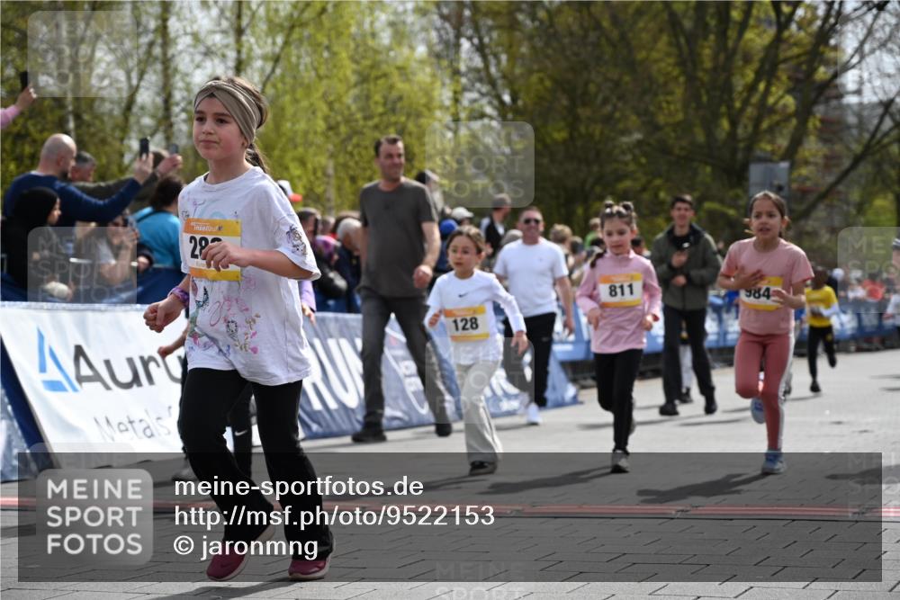 12.04.2026 - 45. Internationalen Wilhelmsburger Insellauf J. Mangold http://msf.ph/oto/9522153 12.04.2026 14:21:28 Ziel 1630, 991, 302, 562, 309, 282, 528, 797, 984, 811, 128, 828, 1005, 925, 253, 988, 964 meine-sportfotos.de