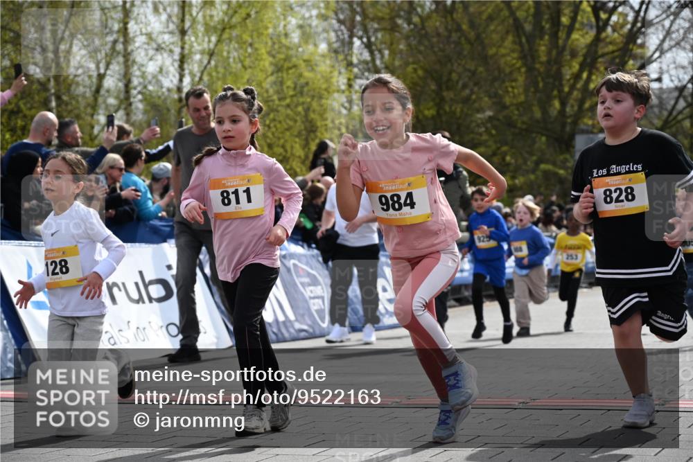 12.04.2026 - 45. Internationalen Wilhelmsburger Insellauf J. Mangold http://msf.ph/oto/9522163 12.04.2026 14:21:30 Ziel 562, 309, 282, 528, 797, 984, 811, 128, 828, 1005, 925, 253, 988, 964, 972 meine-sportfotos.de