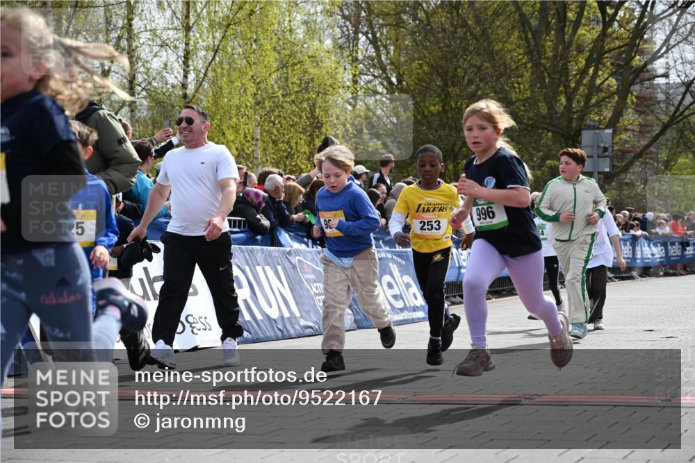 12.04.2026 - 45. Internationalen Wilhelmsburger Insellauf J. Mangold http://msf.ph/oto/9522167 12.04.2026 14:21:31 Ziel 562, 309, 282, 528, 797, 984, 811, 128, 828, 1005, 925, 253, 988, 964, 972 meine-sportfotos.de