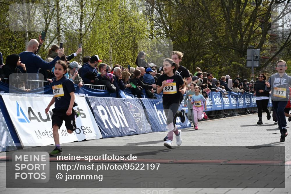 12.04.2026 - 45. Internationalen Wilhelmsburger Insellauf J. Mangold http://msf.ph/oto/9522197 12.04.2026 14:21:39 Ziel 1627, 951, 260, 957, 823, 117, 558, 267, 657, 698, 678, 279 meine-sportfotos.de