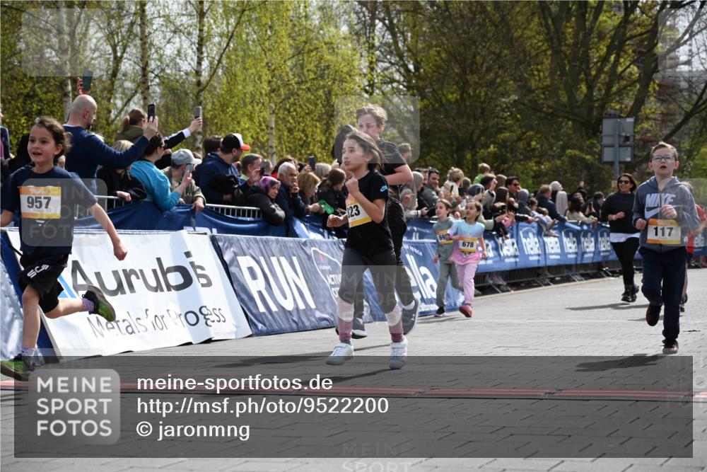 12.04.2026 - 45. Internationalen Wilhelmsburger Insellauf J. Mangold http://msf.ph/oto/9522200 12.04.2026 14:21:39 Ziel 1627, 951, 260, 957, 823, 117, 558, 267, 657, 698, 678, 279 meine-sportfotos.de