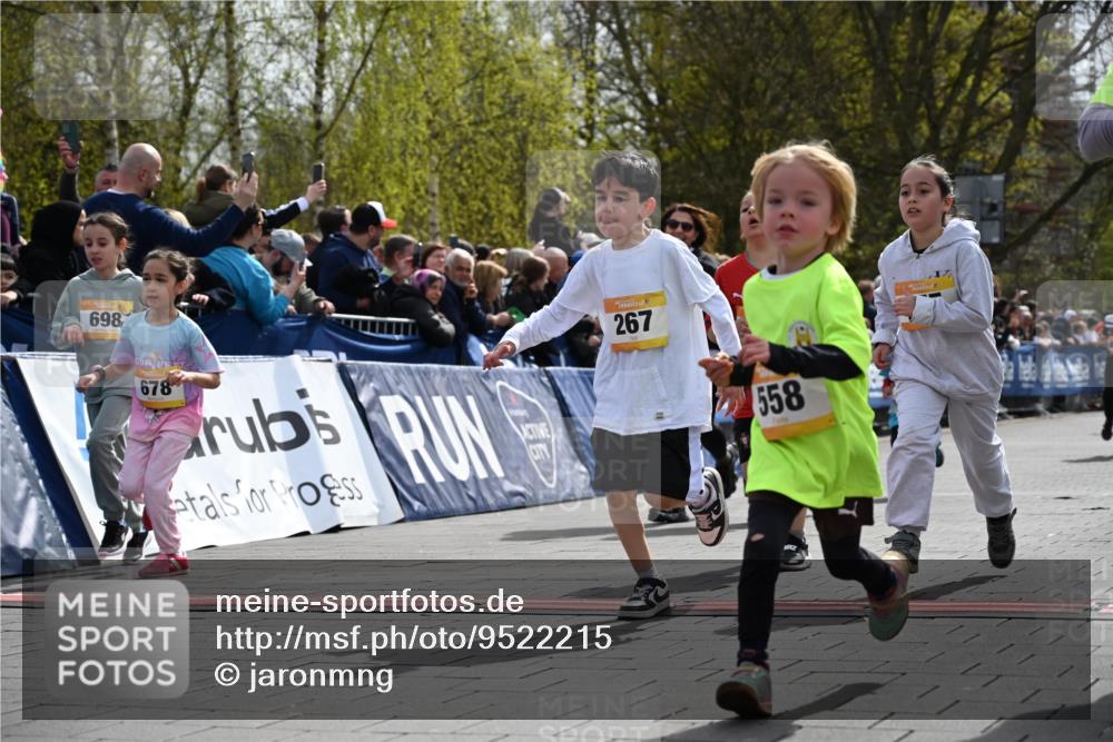 12.04.2026 - 45. Internationalen Wilhelmsburger Insellauf J. Mangold http://msf.ph/oto/9522215 12.04.2026 14:21:42 Ziel 957, 823, 117, 558, 267, 657, 698, 678, 279, 960, 838, 234, 111 meine-sportfotos.de