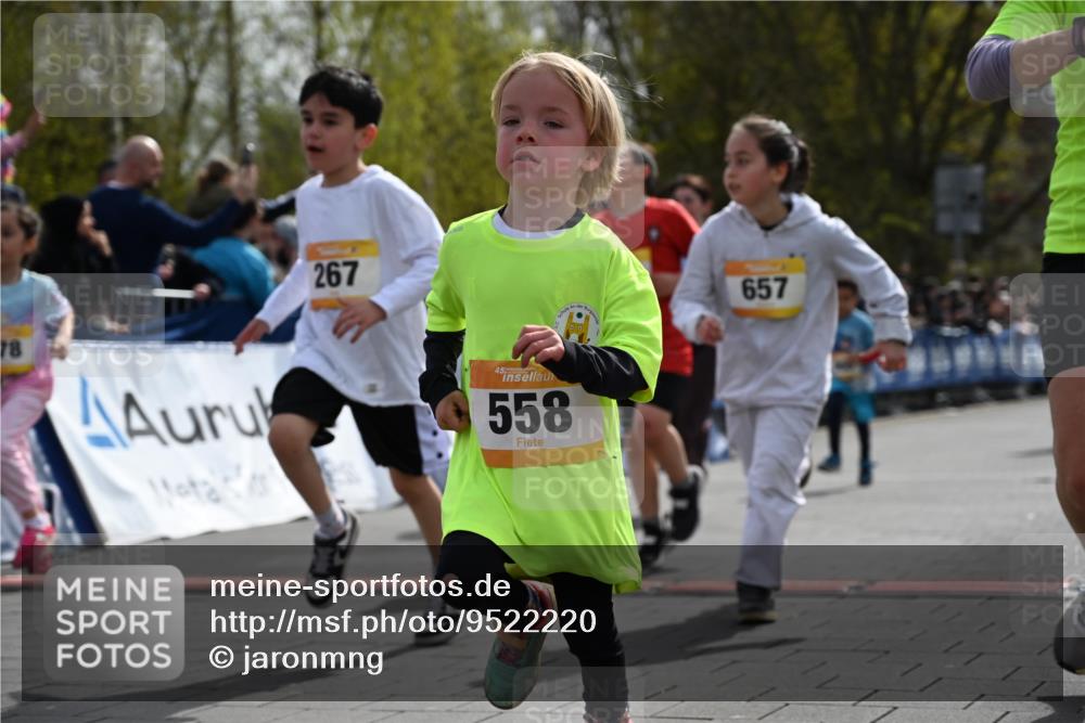 12.04.2026 - 45. Internationalen Wilhelmsburger Insellauf J. Mangold http://msf.ph/oto/9522220 12.04.2026 14:21:42 Ziel 957, 823, 117, 558, 267, 657, 698, 678, 279, 960, 838, 234, 111 meine-sportfotos.de