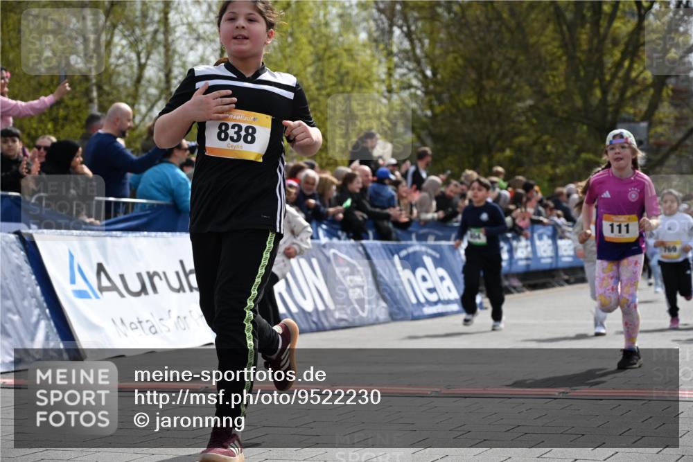 12.04.2026 - 45. Internationalen Wilhelmsburger Insellauf J. Mangold http://msf.ph/oto/9522230 12.04.2026 14:21:46 Ziel 657, 698, 678, 279, 960, 838, 234, 111, 66, 136, 729, 769, 646, 159, 1622, 317, 283, 134 meine-sportfotos.de