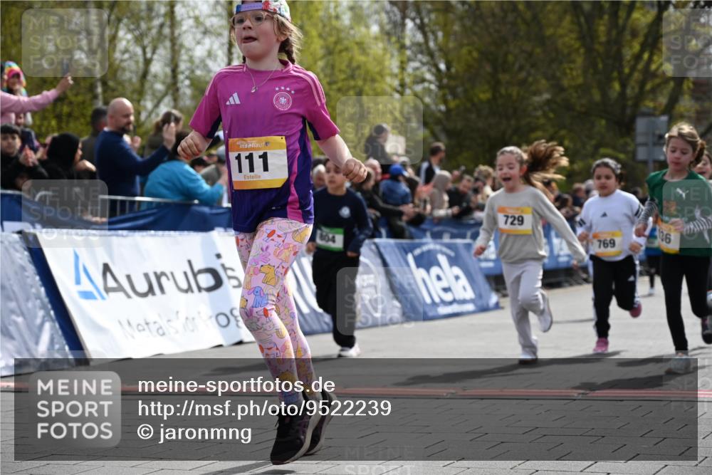 12.04.2026 - 45. Internationalen Wilhelmsburger Insellauf J. Mangold http://msf.ph/oto/9522239 12.04.2026 14:21:47 Ziel 960, 838, 234, 111, 66, 136, 729, 769, 646, 159, 1622, 317, 283, 134, 316, 792 meine-sportfotos.de