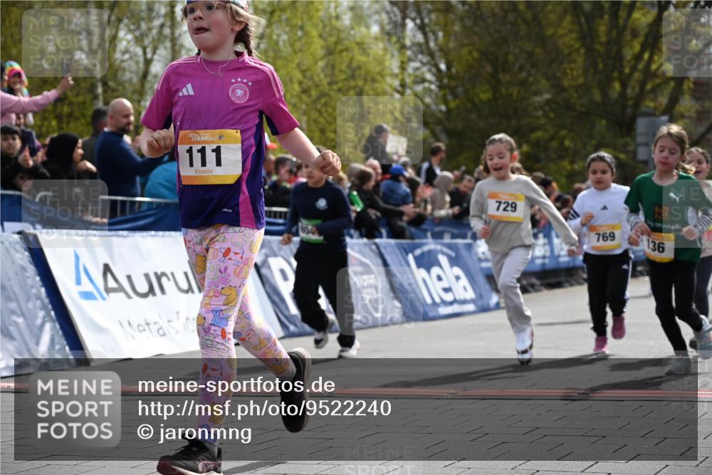 12.04.2026 - 45. Internationalen Wilhelmsburger Insellauf J. Mangold http://msf.ph/oto/9522240 12.04.2026 14:21:48 Ziel 960, 838, 234, 111, 66, 136, 729, 769, 646, 159, 1622, 317, 283, 134, 316, 792, 763 meine-sportfotos.de