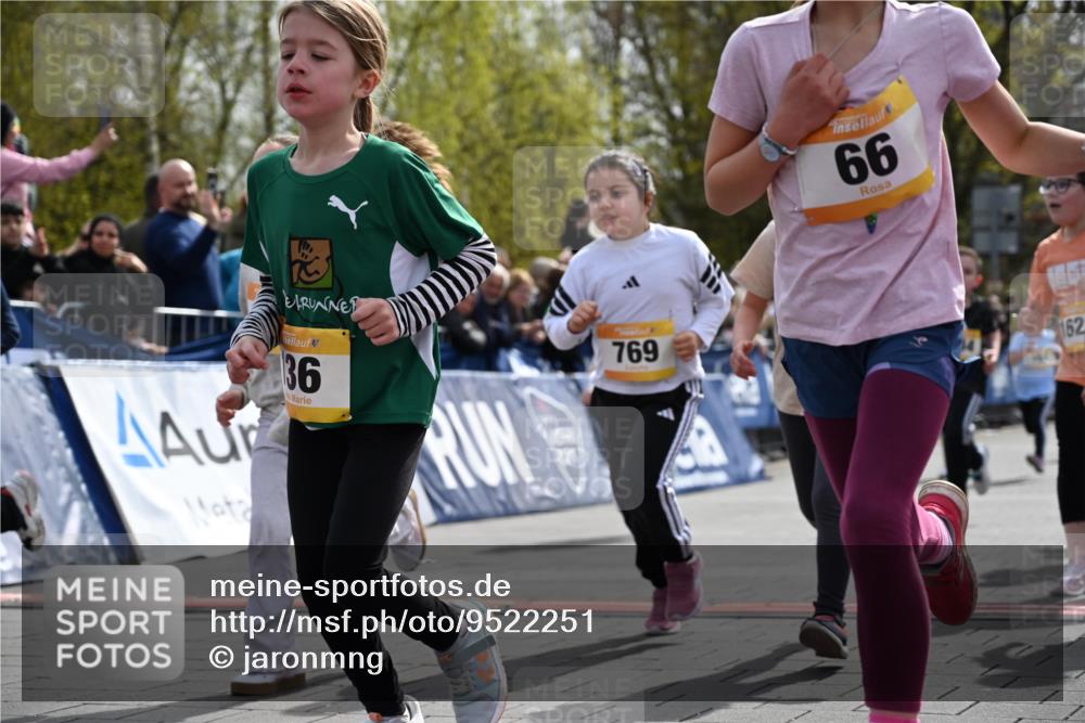 12.04.2026 - 45. Internationalen Wilhelmsburger Insellauf J. Mangold http://msf.ph/oto/9522251 12.04.2026 14:21:49 Ziel 838, 234, 111, 66, 136, 729, 769, 646, 159, 1622, 317, 283, 134, 316, 792, 763, 255, 65, 1617 meine-sportfotos.de