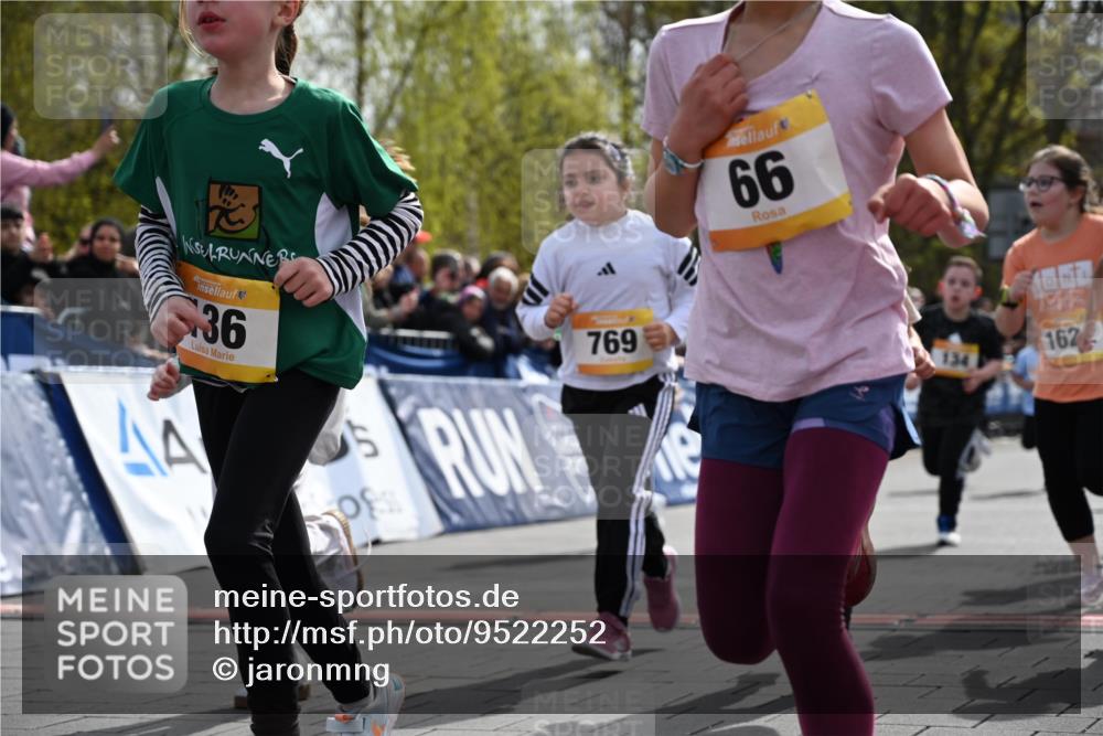 12.04.2026 - 45. Internationalen Wilhelmsburger Insellauf J. Mangold http://msf.ph/oto/9522252 12.04.2026 14:21:49 Ziel 838, 234, 111, 66, 136, 729, 769, 646, 159, 1622, 317, 283, 134, 316, 792, 763, 255, 65, 1617 meine-sportfotos.de
