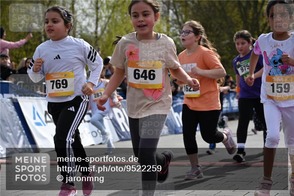 12.04.2026 - 45. Internationalen Wilhelmsburger Insellauf J. Mangold http://msf.ph/oto/9522259 12.04.2026 14:21:49 Ziel 838, 234, 111, 66, 136, 729, 769, 646, 159, 1622, 317, 283, 134, 316, 792, 763, 255, 65, 1617 meine-sportfotos.de