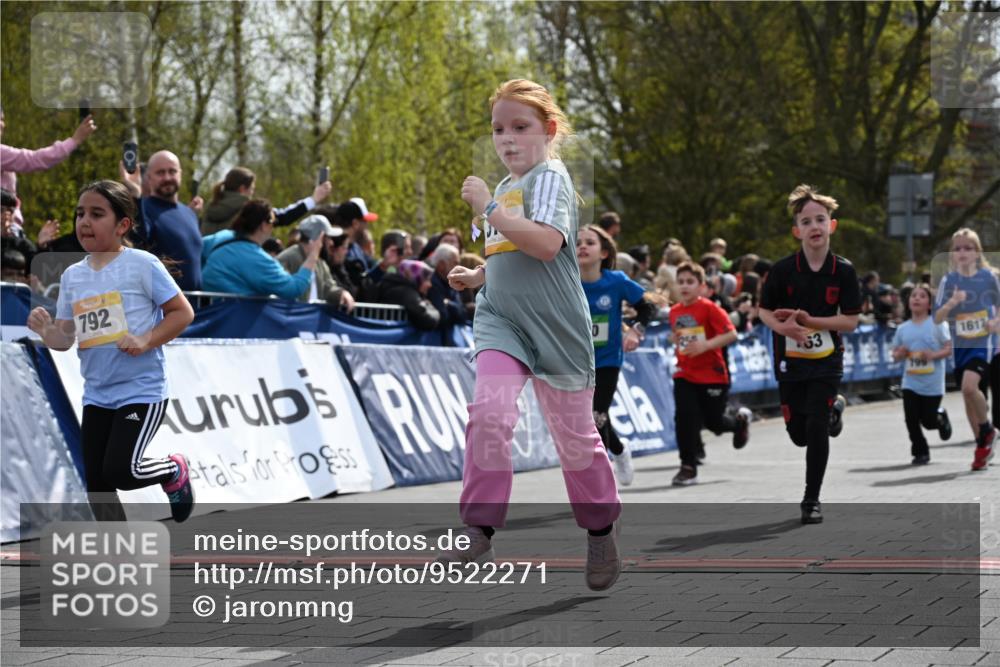 12.04.2026 - 45. Internationalen Wilhelmsburger Insellauf J. Mangold http://msf.ph/oto/9522271 12.04.2026 14:21:52 Ziel 136, 729, 769, 646, 159, 1622, 317, 283, 134, 316, 792, 763, 255, 65, 1617, 969, 799, 974, 482, 236 meine-sportfotos.de